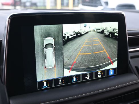 Used 2022 GMC Yukon SLT w/ SLT Premium Package image 15