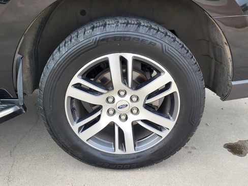 Used 2022 Ford Expedition Limited image 33