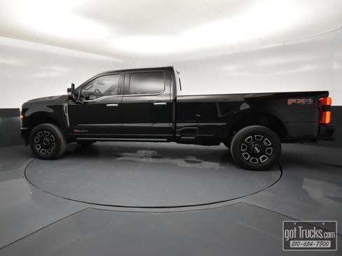 Used 2024 Ford F350 Platinum w/ FX4 Off-Road Package image 3