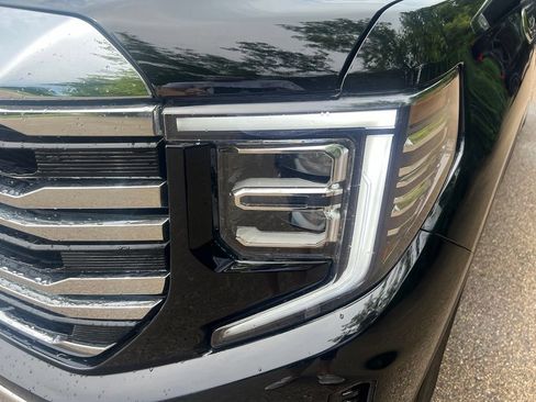 Certified 2025 GMC Sierra 1500 SLT AWD/4WD image 14