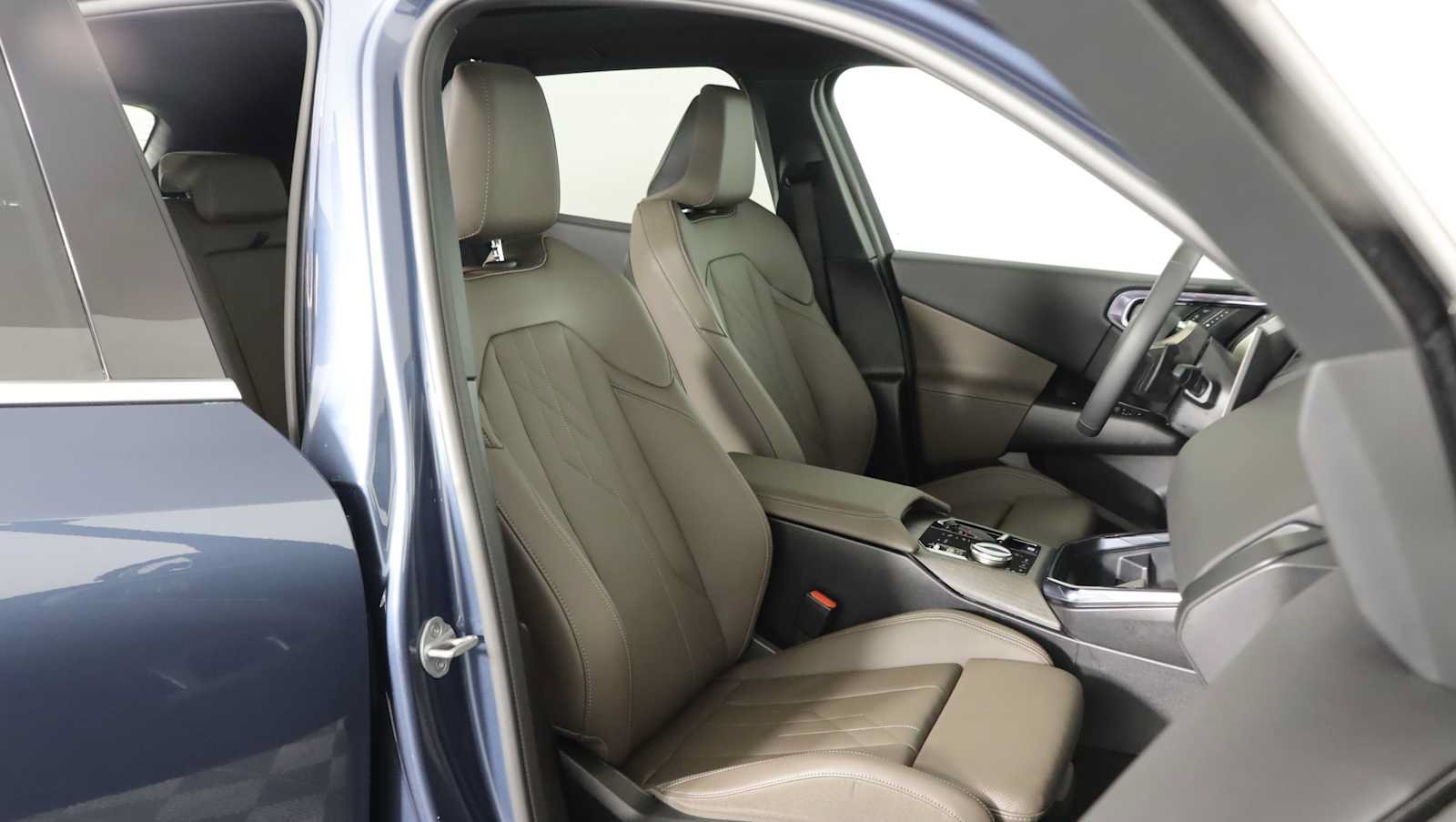 Used 2025 BMW X3 xDrive30i w/ Convenience Package AWD/4WD image 10