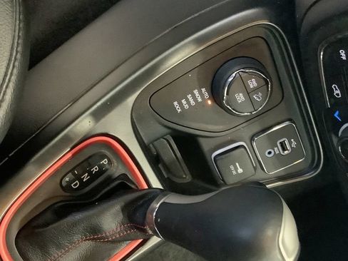 Used 2018 Jeep Compass Trailhawk w/ Cold Weather Group AWD/4WD image 17
