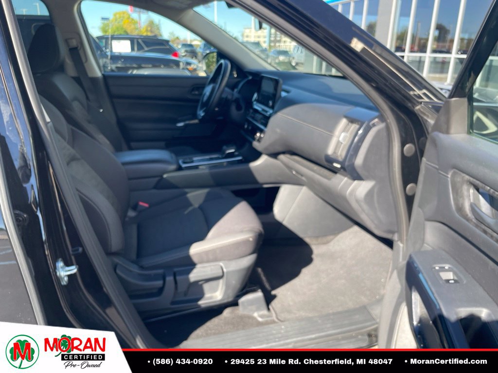 Used 2025 Nissan Pathfinder SV AWD/4WD image 20