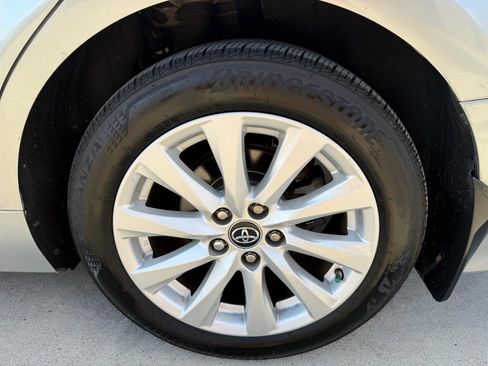 Used 2019 Toyota Camry LE image 7