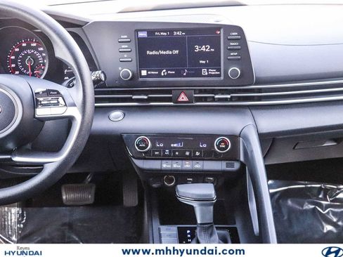 Certified 2023 Hyundai Elantra SEL FWD image 12