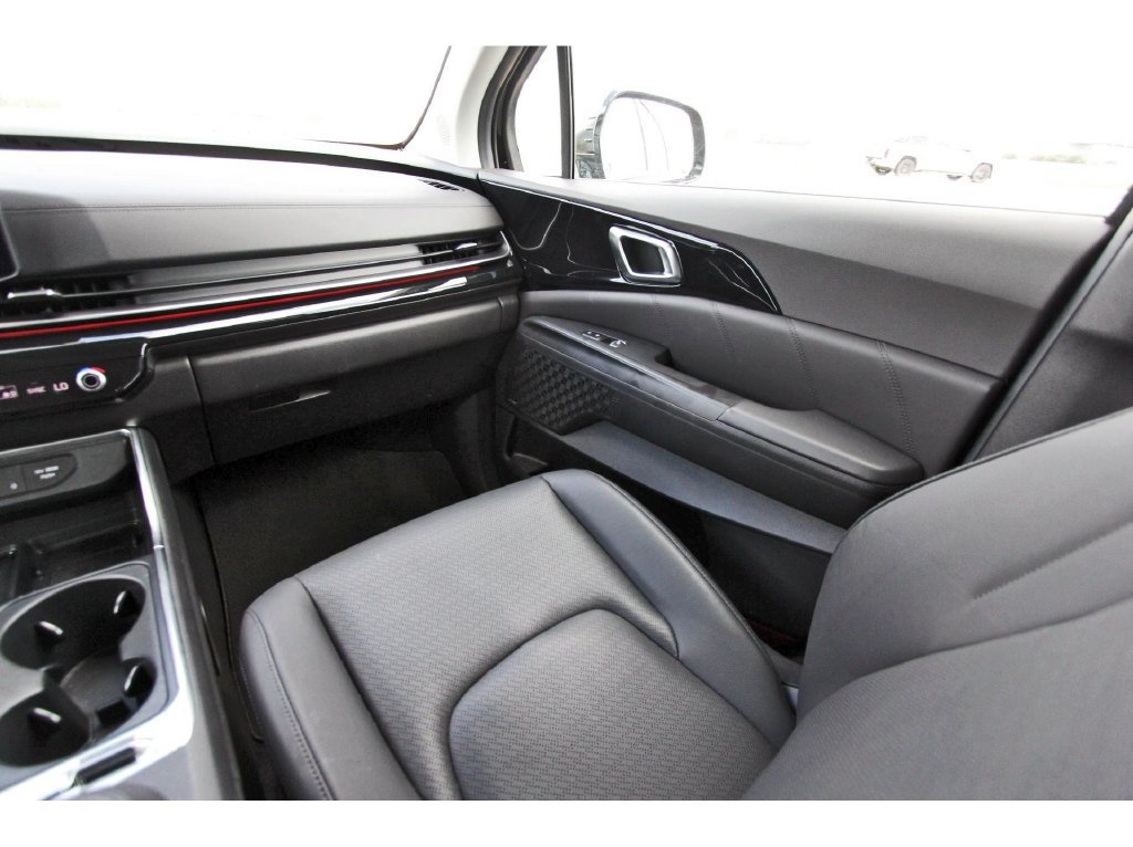 Used 2026 Kia Carnival SX Prestige FWD image 11
