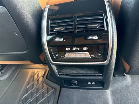 Used 2024 BMW X7 xDrive40i w/ M Sport Package AWD/4WD image 17
