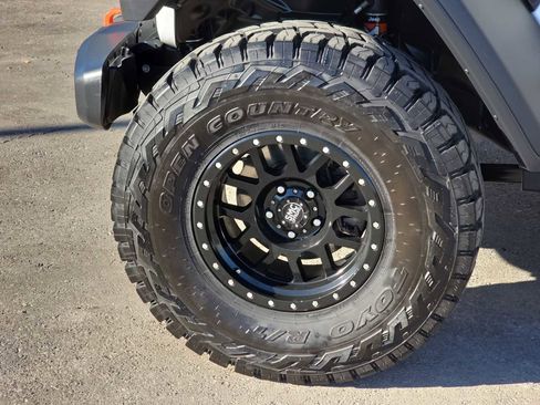 Certified 2021 Jeep Gladiator Mojave image 12