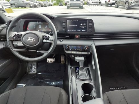 Certified 2025 Hyundai Elantra Sport FWD image 12