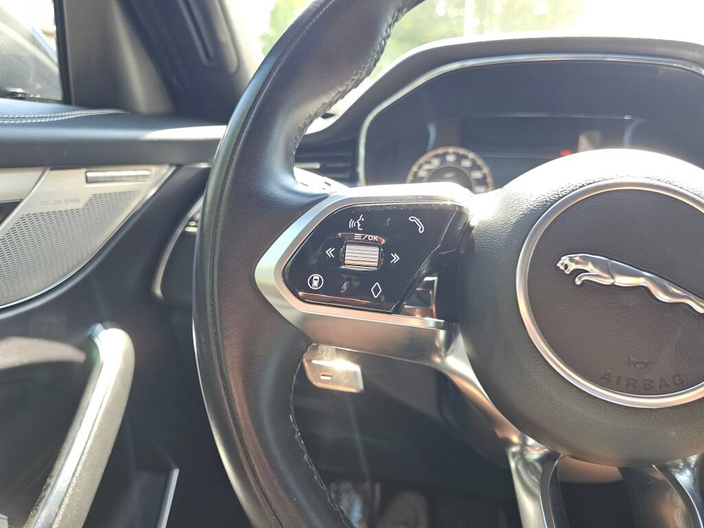 Used 2025 Jaguar F-PACE R-Dynamic S AWD/4WD image 35