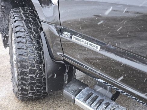 Used 2017 Ford F250 Lariat w/ Chrome Package image 18