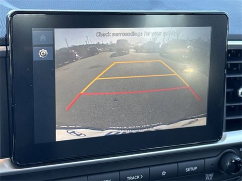 Certified 2025 Hyundai Venue SEL image 29