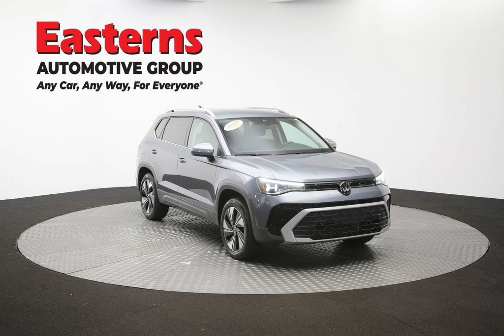 Used 2025 Volkswagen Taos SE AWD/4WD image 48