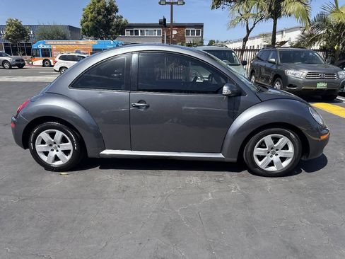 Used 2007 Volkswagen Beetle Coupe w/ Package 1 FWD image 6