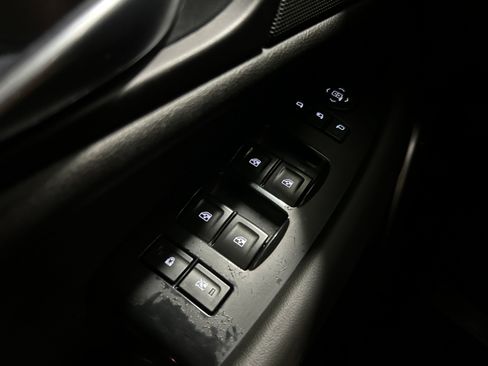 Used 2019 Cadillac Escalade ESV Premium Luxury AWD/4WD image 25