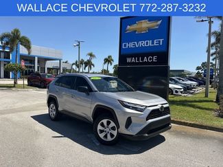 Used 2024 Toyota RAV4 LE video 1