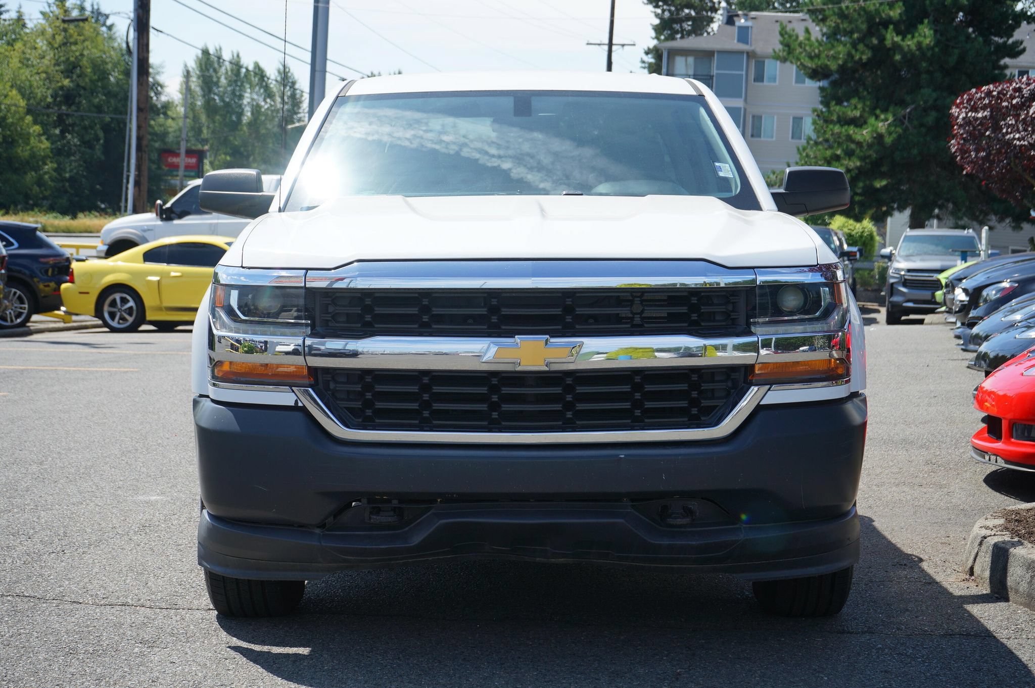 Used 2018 Chevrolet Silverado 1500 W/T w/ Trailering Package AWD/4WD image 8