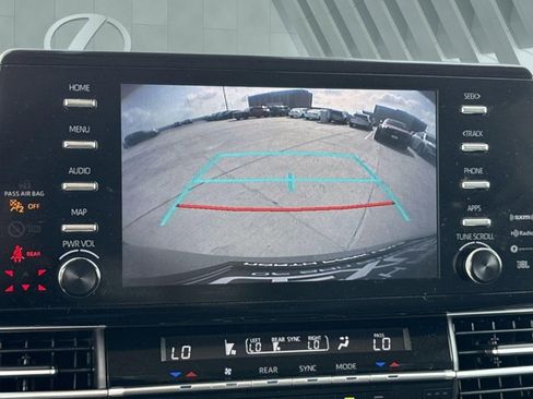 Used 2024 Toyota Sienna XLE w/ XLE Plus Package image 19