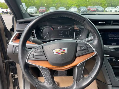 Certified 2023 Cadillac XT5 Premium Luxury AWD/4WD image 10