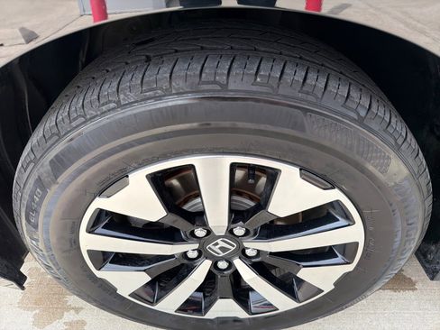 Used 2025 Honda Odyssey EX-L image 9