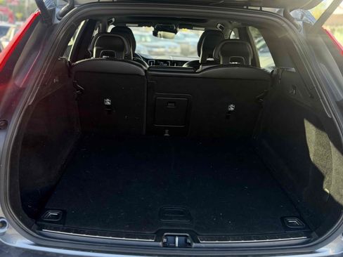 Used 2018 Volvo XC60 T6 R-Design AWD/4WD image 15