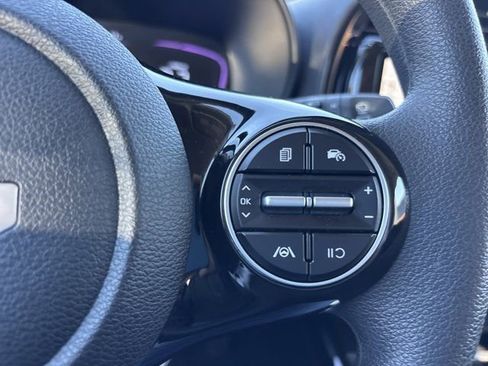 Used 2025 Kia Soul S image 25