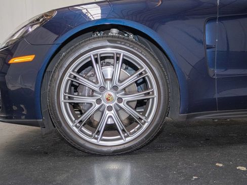 Used 2023 Porsche Panamera 4 Platinum Edition AWD/4WD image 8