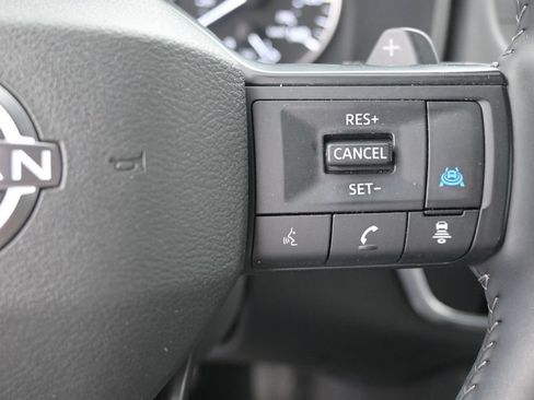 Used 2025 Nissan Rogue SV AWD/4WD image 38