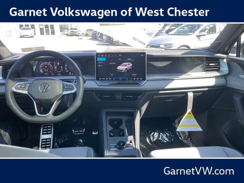 New 2026 Volkswagen Tiguan SE R-Line AWD/4WD image 12