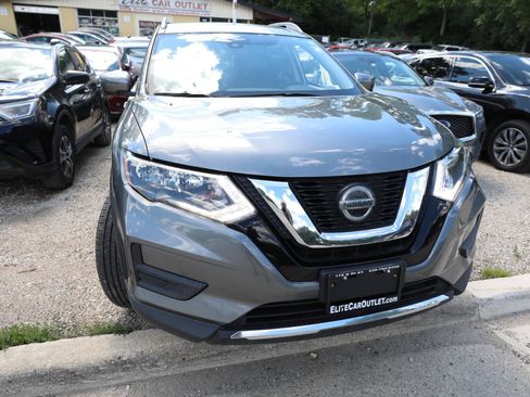Used 2020 Nissan Rogue SV w/ Premium Package AWD/4WD image 3
