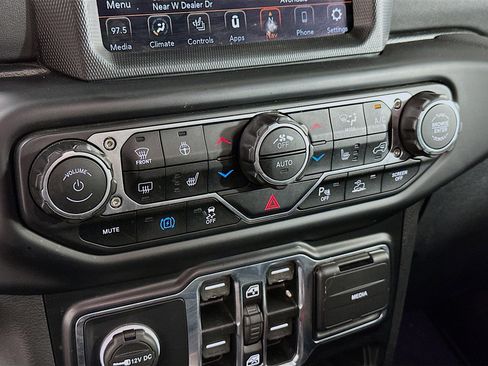 Used 2022 Jeep Wrangler Sahara w/ Cold Weather Group image 24