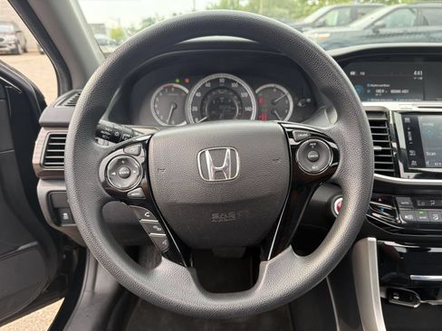 Used 2016 Honda Accord EX image 24