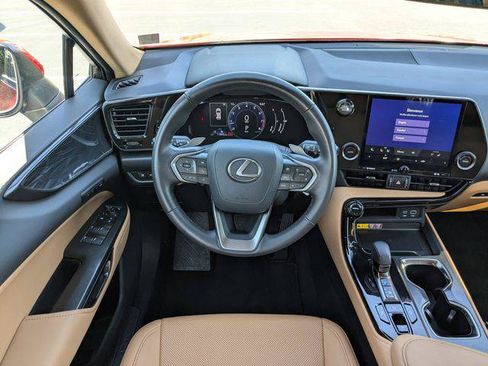 Used 2025 Lexus NX 250 FWD w/ Towing Package (2000 Lbs) image 16