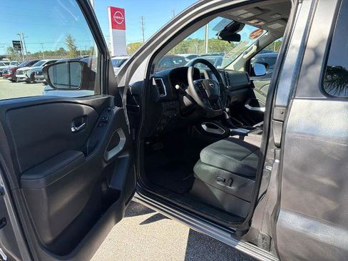 Certified 2024 Nissan Frontier SV w/ Technology Package image 13