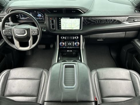 Used 2023 GMC Yukon Denali RWD image 20