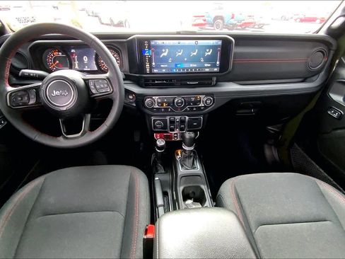 Used 2024 Jeep Wrangler Unlimited Rubicon w/ Technology Group image 13