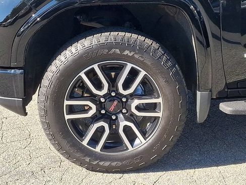 Used 2025 GMC Sierra 1500 AT4 w/ AT4 Premium Package AWD/4WD image 30