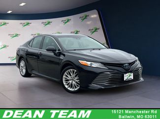 Used 2018 Toyota Camry Hybrid image 1