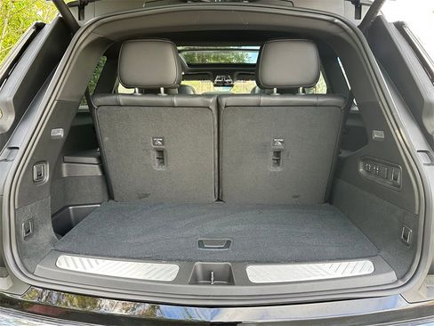 New 2026 Cadillac Vistiq Sport image 14