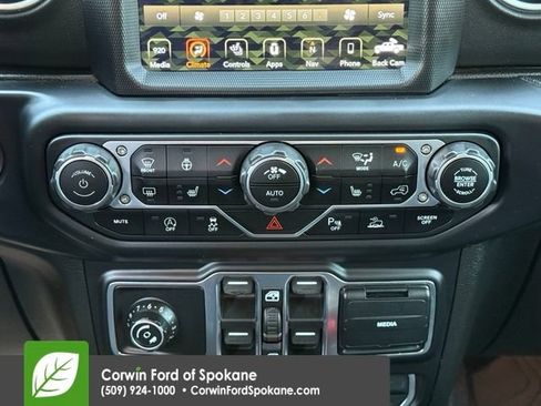 Used 2020 Jeep Gladiator Rubicon w/ Advanced Safety Group AWD/4WD image 28
