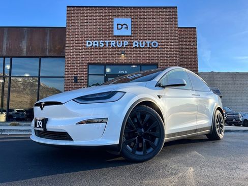 Used 2022 Tesla Model X image 1