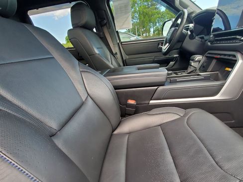 Used 2024 Toyota Tundra Platinum image 4