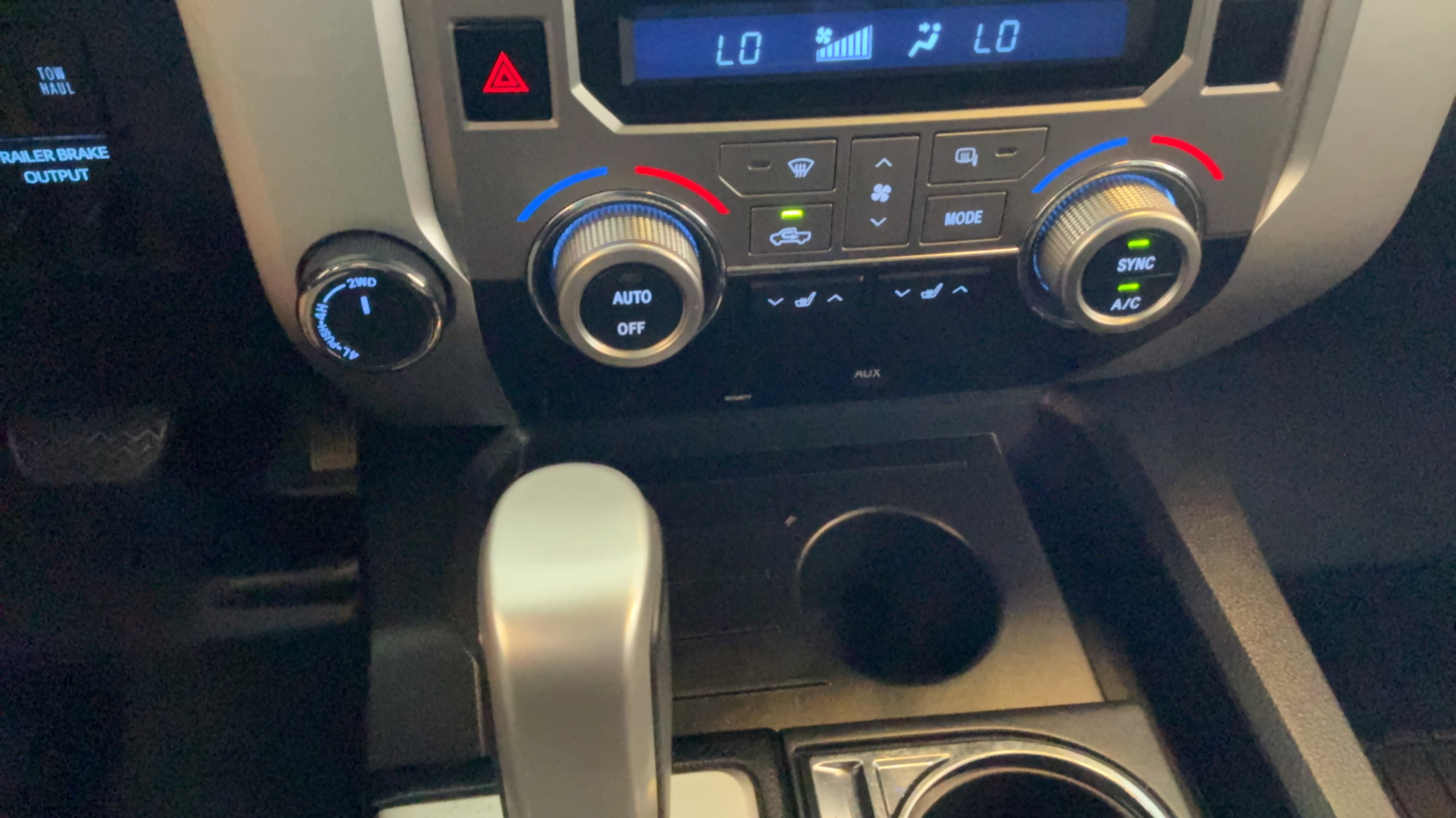 Used 2018 Toyota Tundra Limited w/ Limited Premium Package AWD/4WD image 14