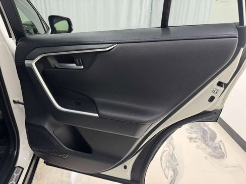 Used 2019 Toyota RAV4 XSE AWD/4WD image 14