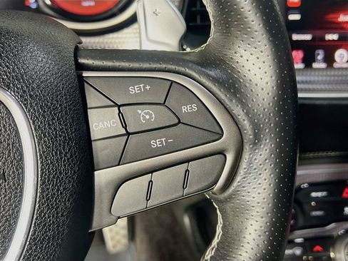 Used 2016 Dodge Challenger SRT Hellcat RWD image 18