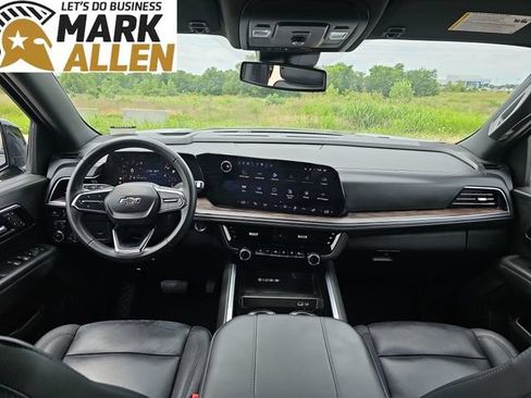 Used 2025 Chevrolet Suburban Z71 AWD/4WD image 20