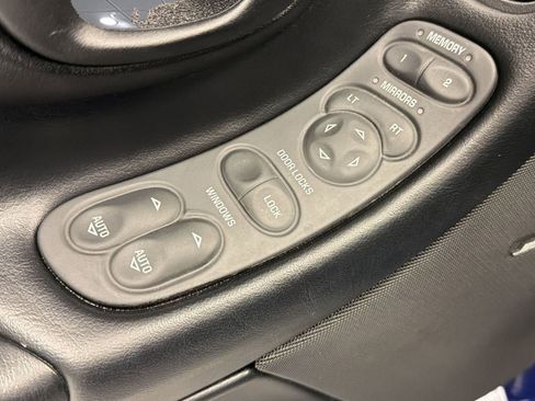 Used 2004 Chevrolet Corvette Z06 w/ Z06 Preferred Equipment Group image 20