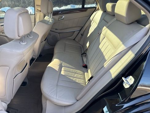 Used 2014 Mercedes-Benz E 550 4MATIC Sedan image 6