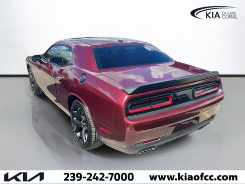 Used 2020 Dodge Challenger SXT w/ Blacktop Package RWD image 4
