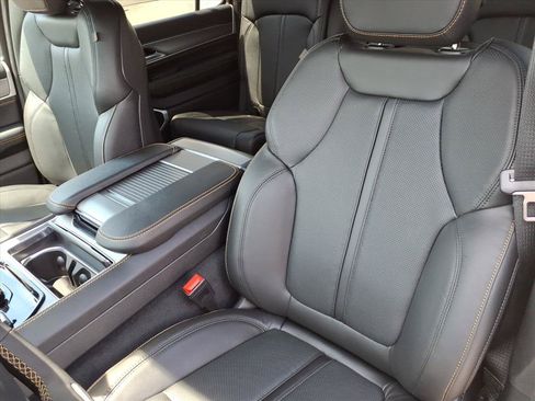 New 2026 Jeep Grand Wagoneer 4WD image 18